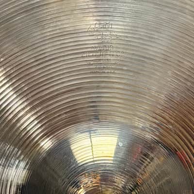 Zildjian Avedis 14" Hi-Hat Cymbals (Pair) – Traditional Finish – Used B-Stock image 2