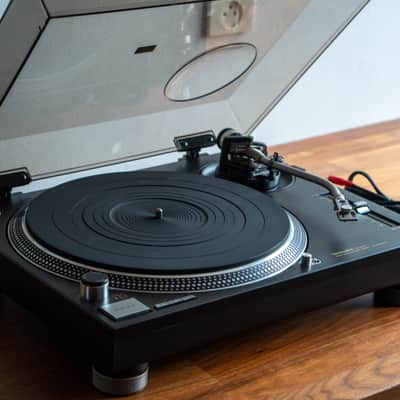 Technics SL-1200MK4 Black Direct Drive Turntable in Excellent condition image 3