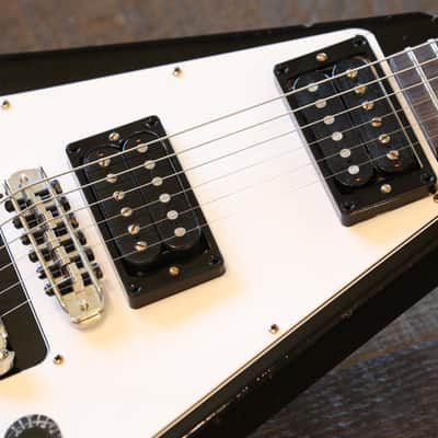 Unplayed! 2022 Gibson Custom Shop Kirk Hammett Signature 1979 Flying V Murphy Lab Aged Ebony + COA OHSC image 6