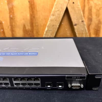 Linksys SRW2016 16-Port 10/100/1000 Gigabit Switch image 4