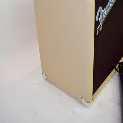 2024 Fender Super-Sonic 22 22-Watt 1x12" Combo Guitar Amp, Blonde w/ Footswitch & Cover image 3