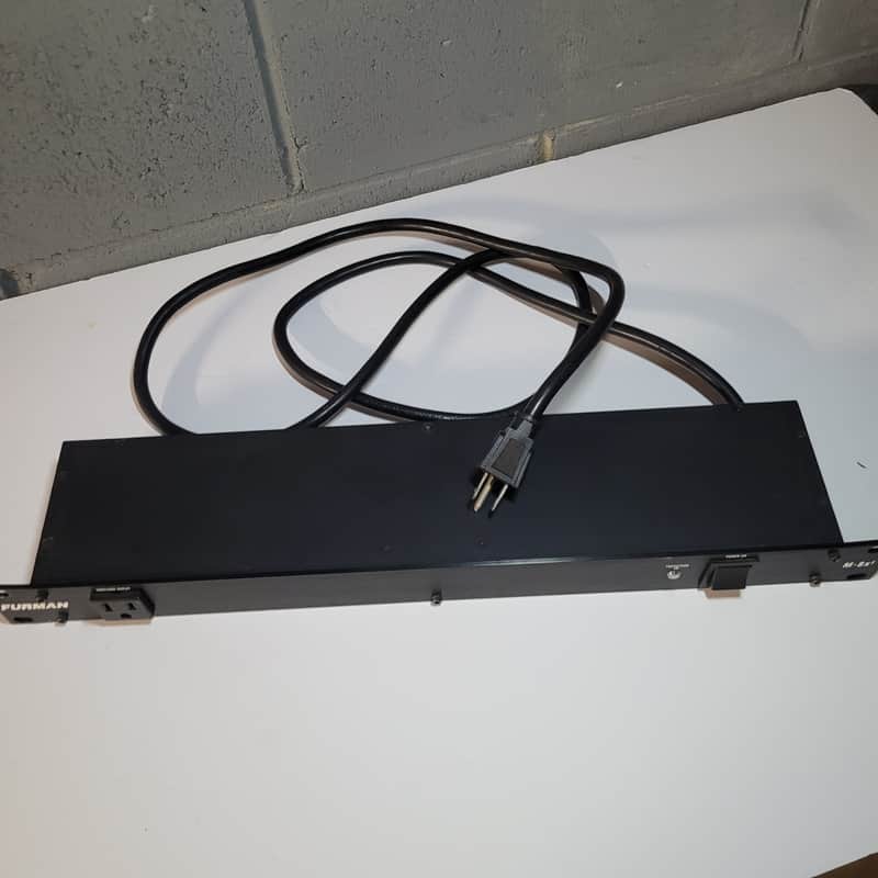 Furman M-8x2 Power Conditioner
