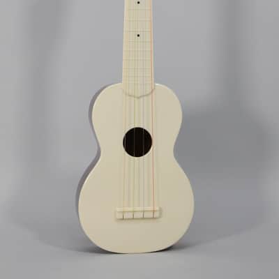 1950s Fin-Der Diamond Head Soprano Ukulele w/ Original Box image 2