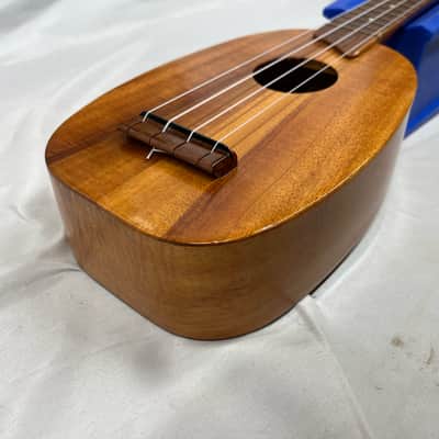 Kamaka Pineapple Soprano Ukulele with Case - SPLIT IN BACK OF BODY image 11