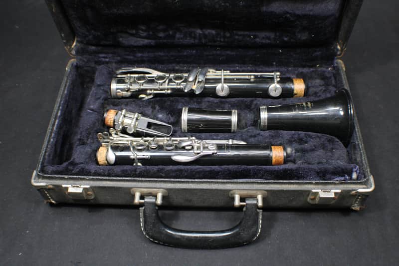 A  U.S.A. Selmer-Bundy Bb Clarinet in it's Original Case & Ready to Play   # 6 C image 1