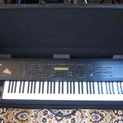 Ensoniq MR-76 with case late '90s - Black