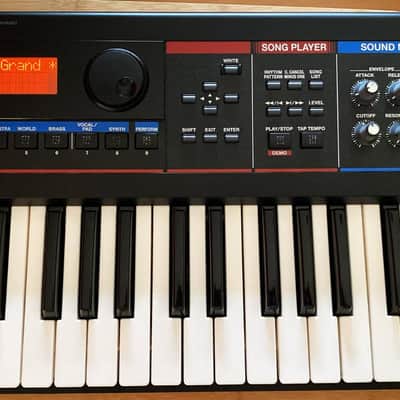 Roland JUNO-Di 61-Key Mobile Synthesizer Synth Keyboard – Excellent Condition image 3
