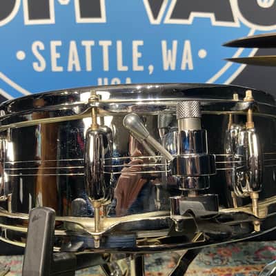 Slingerland - 5x14" Sound King, 8-Lug Snare Drum, with Trick Strainer 1974–1976 - Chrome Over Brass Shell. image 9