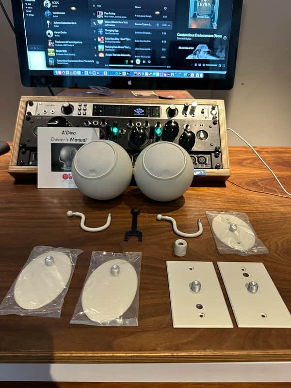 Anthony Gallo Acoustics Nucleus Pair - White image 1