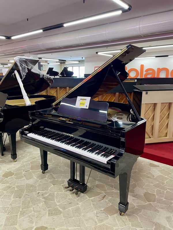 Hyundai PIANOFORTE A MEZZA CODA NERO image 1