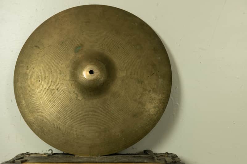 1970s Zildjian 18" A Thin Stamp Crash Cymbal 1610g image 1