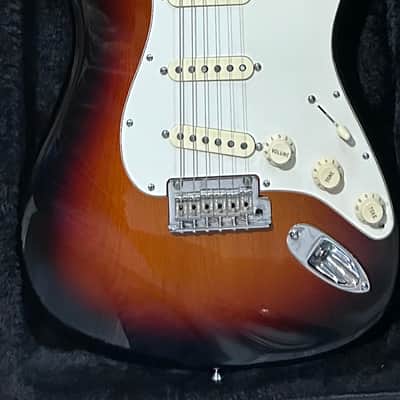 Fender 60th Anniversary Commemorative American Standard Stratocaster with Maple Fretboard 2014 - 2-Color Sunburst image 8