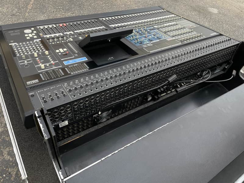 Yamaha PM5D Digital Mixing Console, Non RH image 1