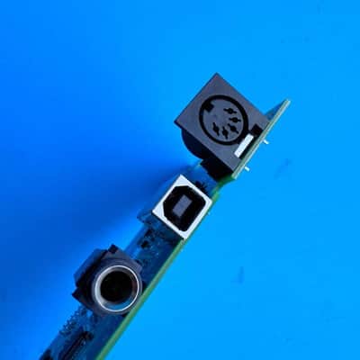 NOVATION LAUNCHKEY 25 MK3 Midi Keyboard Part USB Sustain Input PCB Circuit Board image 4