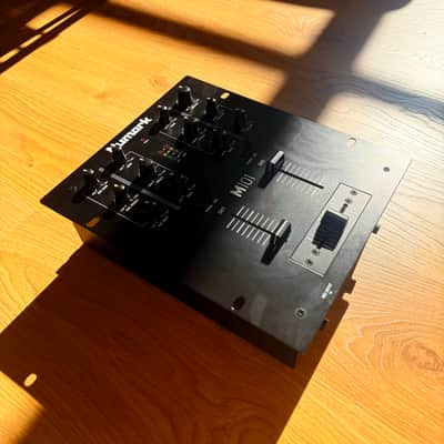 Numark M101 - 2 Channel Rack - Mount DJ Mixer 2010s - Silver image 5