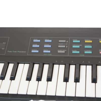 Vintage Casio SK-2 32-Key Lo-Fi Sampling Keyboard (8-bit PCM) – Excellent image 3