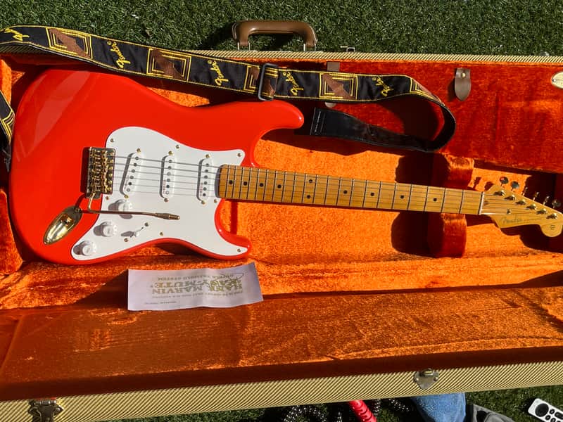 Fender MIJ Hank Marvin Stratocaster 2012 - Vintage Fiesta Red - Fender Hard Case