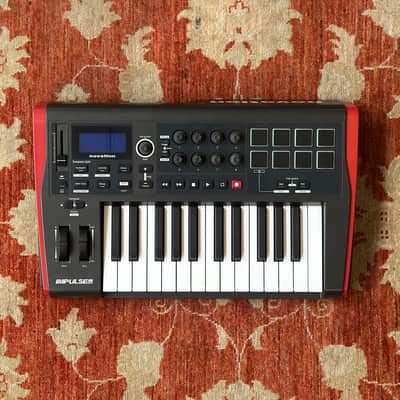 Novation Impulse 25 USB MIDI Controller