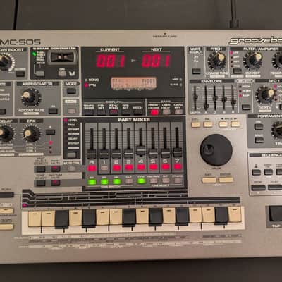 Roland MC-505 Groovebox 1998 - 2002 - Gray