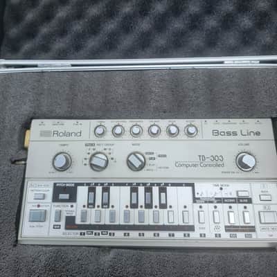 Roland TB-303 Bassline Synthesizer Module 1981 - 1984 - Silver image 2