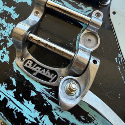 Allparts Jazzmaster Body /w Pin-less Bigsby - Black image 4