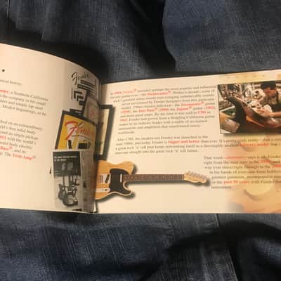 Fender Guitar Bass Manual 2012-2016 image 3