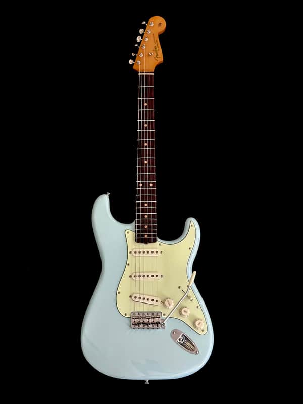 Fender Vintera III Early '60s Stratocaster 2025 - Sonic Blue image 1