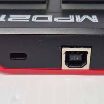 Akai MPD218 2015 - Present - Black image 13