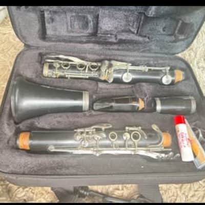 Buffet Crampon E11 Intermediate Bb Clarinet 2010s - Black image 2