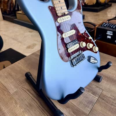 Fender STRATOCASTER AMERICAN ELITE ICE BLUE SATIN METALLIC + CUSTODIAB image 3