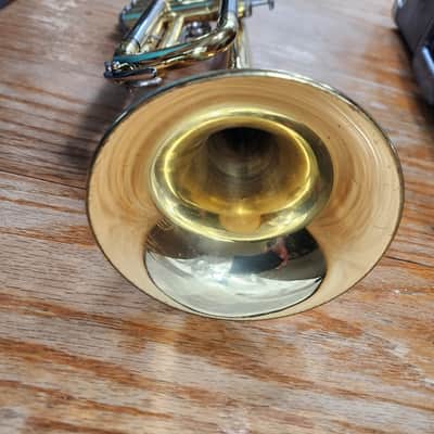 Yamaha YTR 2320 TRUMPET image 5