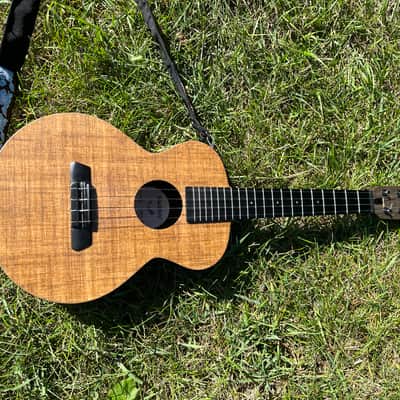 Blackbird Farallon Tenor Ukulele EKoa with MiSi pickup and Crossrock hard case image 7