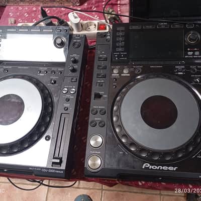 Pioneer CDJ-2000NXS2 Professional Multi Player 2010s - Black image 2