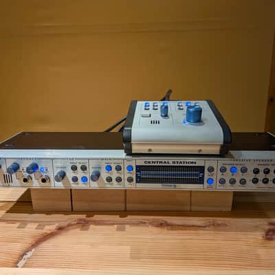 PreSonus Central Station Plus Monitor Controller with Remote Control 2010s - Silver image 2