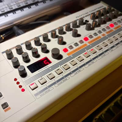 Roland TR-09 Rhythm Composer 2017 - Present - White image 5