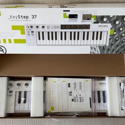 Arturia KeyStep 37 MIDI Controller 2021 - 2025 White image 2