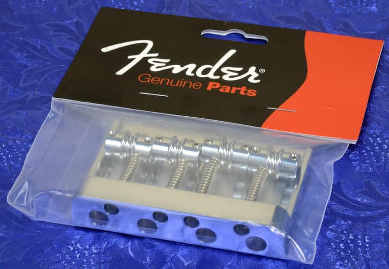 Genuine Fender ® Deluxe High Mass Bass Bridge 0081460049 with Mounting Screws image 1
