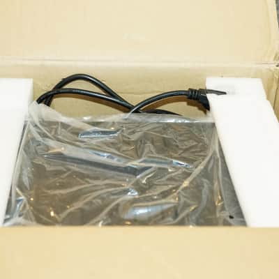 Universal Audio UA 710TF Twin-Finity Tube/Solid State Blending Mic Preamp w/DI Original Box image 3