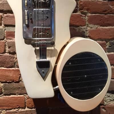 Wandre Bikini 1961 White RARE GUITAR & AMP image 3