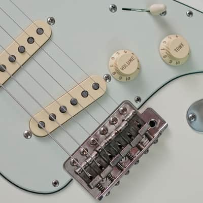 Fender Vintage II 1961 Stratocaster - Mod image 6