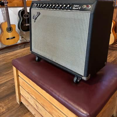 Fender Deluxe Reverb II 2-Channel 20-Watt 1x12" Guitar Combo (1982) image 3