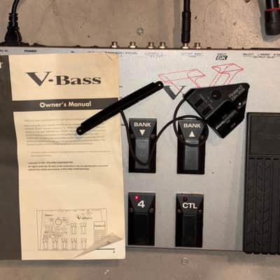 Excellent Roland V-Bass +GK2B pickup +original cables and manual image 2