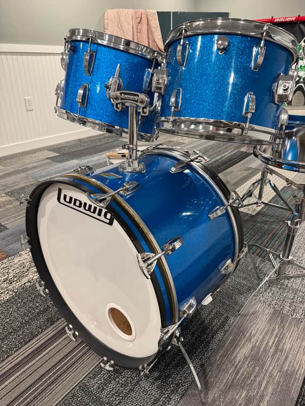 Ludwig Blue & Olive badge