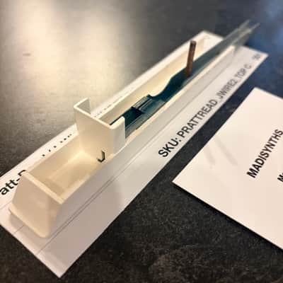ORIGINAL Pratt Read Replacement TOP C Key with Key Bracket (J-Wire Keybeds) for ARP 2500/2600, Moog Minimoog, Oberheim OBX/OBXa/OB8, Sequential Prophet-5/10, PPG Wave 2.2, EML 500, and more image 4
