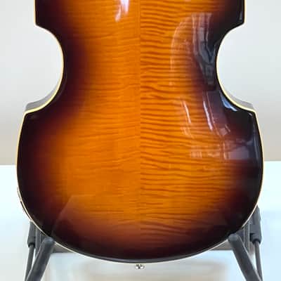 Duesenberg Violin Bass - 2-tone sunburst image 6
