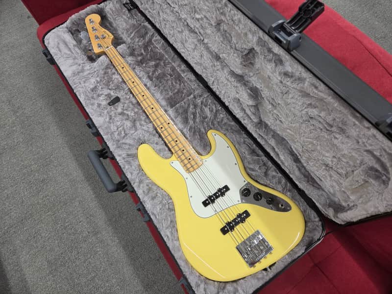 Fender Player Jazz Bass with Maple Fretboard
