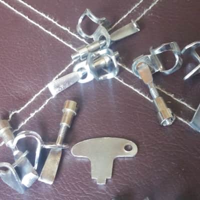 MINT Ludwig VINTAGE RARE 2 / PAIR Tunable Tambourine Hooks / Claws Head Clips 60s 70s 6 AVAILABLE ORIGINAL TUNING KEY image 9