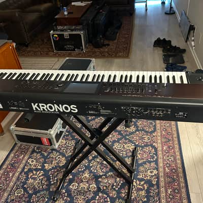 Korg Kronos LS 88 Workstation 2010s - Maroon imagen 3
