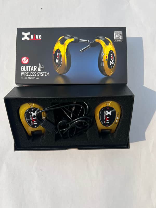 Xvive U2 Wireless Guitar System 2010s - Gold image 1