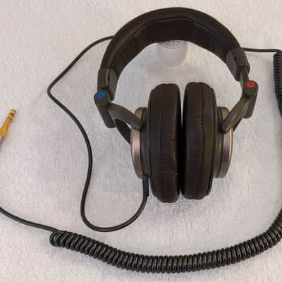 Sony MDR-V900 Studio Monitor Headphones w/ Carrying Case image 2